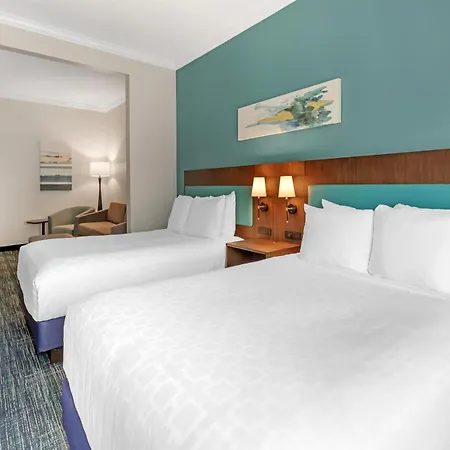 Best Western Plus Miami Airport North Hotel & Suites-3