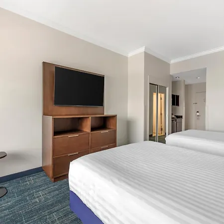 Best Western Plus Miami Airport North Hotel & Suites-3